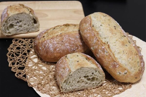 Pan de aceitunas 310 g./ud. Caja de 27 unidades